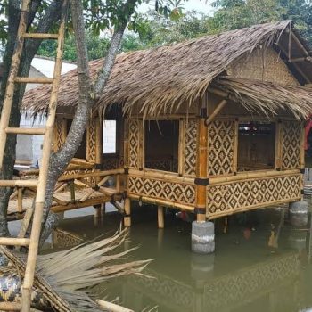 Rumah Anyaman Bambu