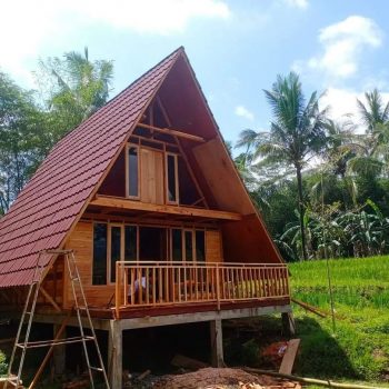 pembuatan rumah adat kayu bambu 9